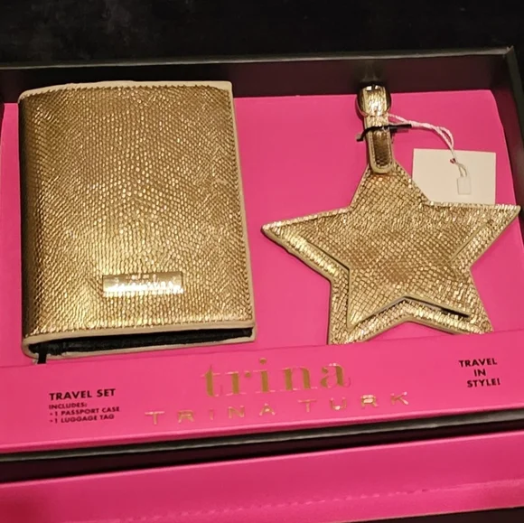 Trina Turk Gold Passport Case and Star Luggage Tag - Picture 2 of 4